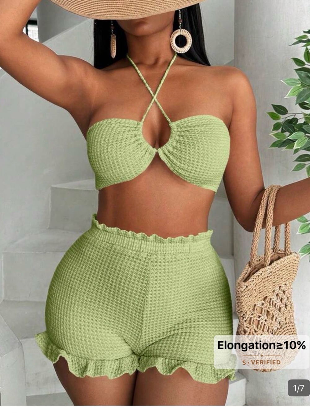 Solid halter neck top and lace shorts